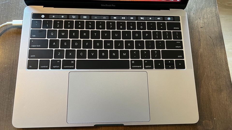 Macbook Pro 13 Zoll 2016 - US Tastatur (Touch Bar mit Touch ID) in Gengenbach