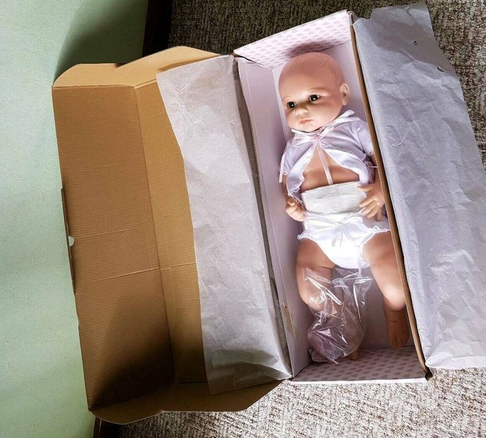 Vinyl Puppe Kleine Grace Realismus reborn Baby NEU OVP in Parchtitz