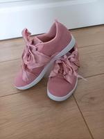*Neuwertig* Puma Sneaker in Gr. 36 Niedersachsen - Steinhorst Vorschau