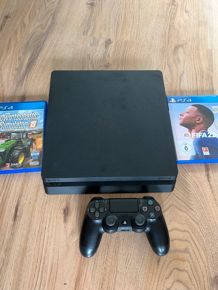 PS4 (500GB) + Controller & 2x Spiele in Velbert