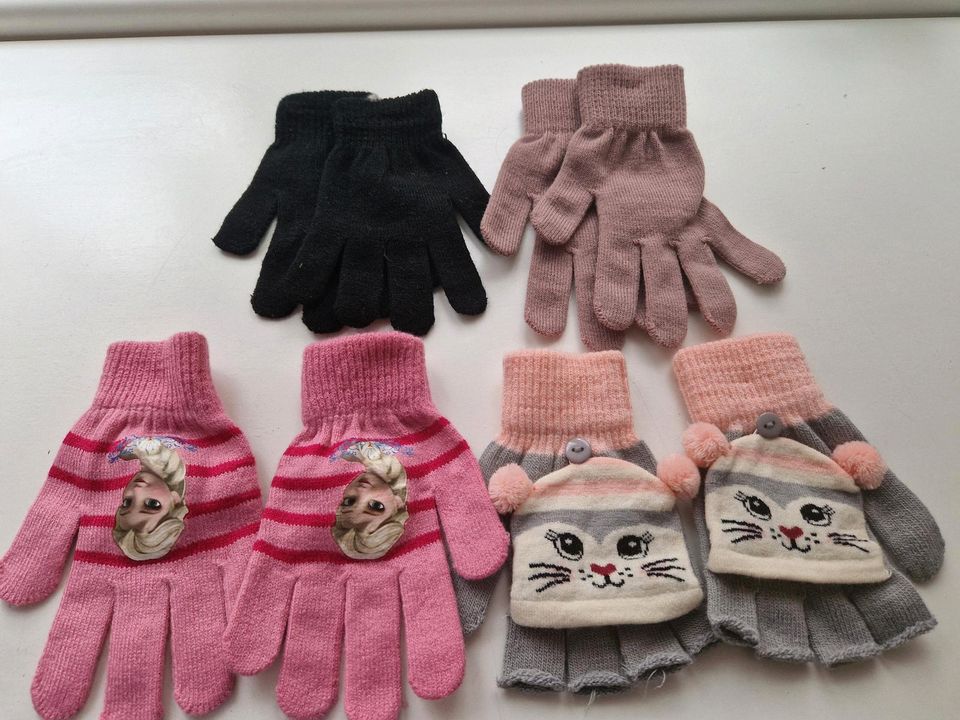 Mädchen  winter handschuhe in Berlin