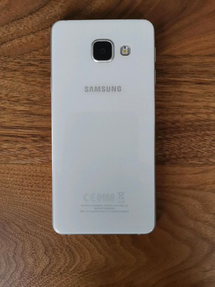 Samsung Galaxy A3 (6) 16GB in Schwendi