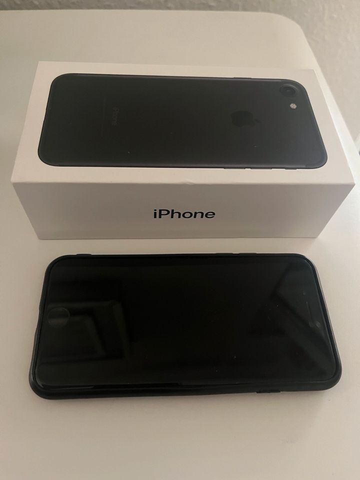 iPhone 7. Black gut erhalten in Kerpen
