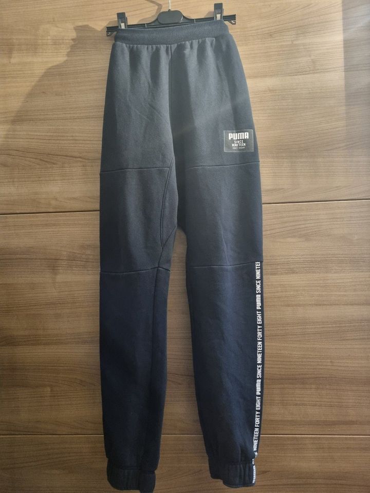 2 x Puma Sweatpants Hosen schwarz in Metzingen