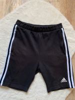 Adidas Shorts mit grünen Details /Gr. 152, 11-12 Jahre Niedersachsen - Hameln Vorschau