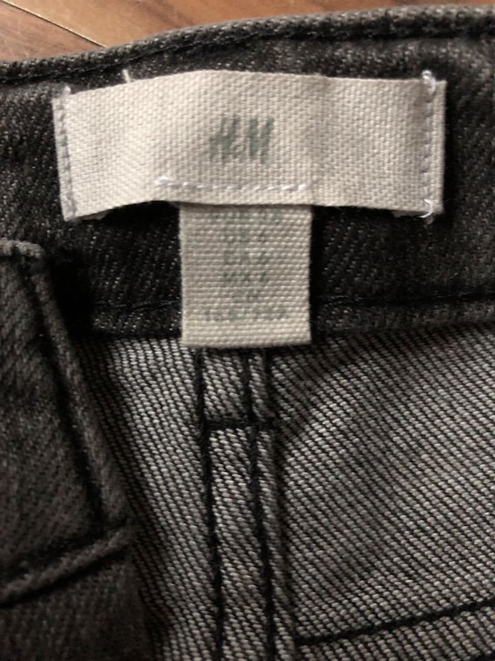 H&M Damen Jeans Hose grau Gr.38 top in Koserow