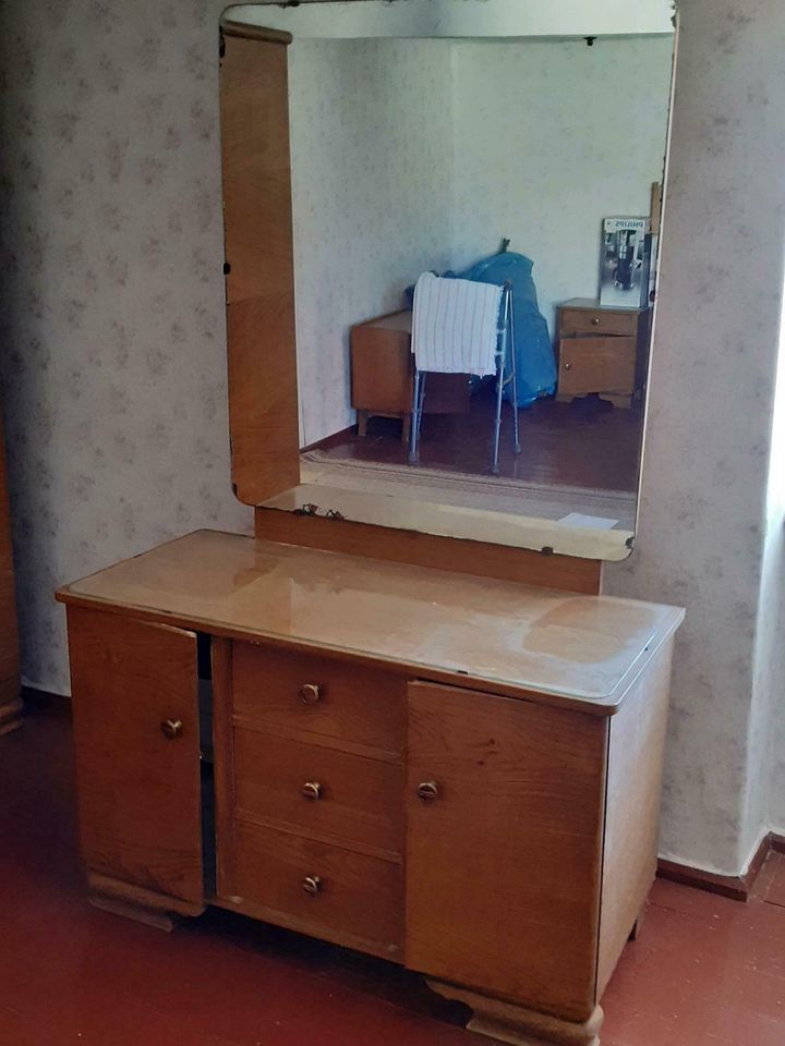 Schlafzimmer Kleiderschrank Frisier Kommode Nachtschrank 1933 Hol in Weißenfels