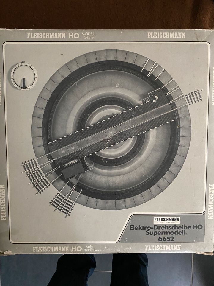 Modellbau Eisenbahn H0 Drehscheibe von Fleischmann. in Aurich