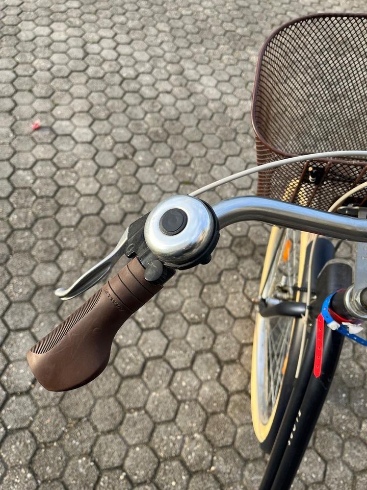 Damen Fahrrad CityBike mit Fahrradschloss und Fahrradpumpe in Regensburg