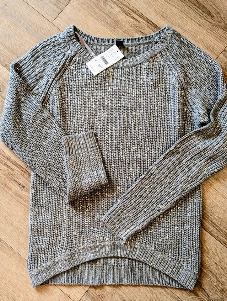 Pullover mit Glitzer - Grau/Silber - NEU mit Etikett - Gr. S/M in Stadtsteinach