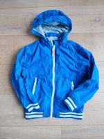 dünne Jacke Gr.140 h&m blau weiß Übergang Frühling Regenjacke Hessen - Schmitten Vorschau