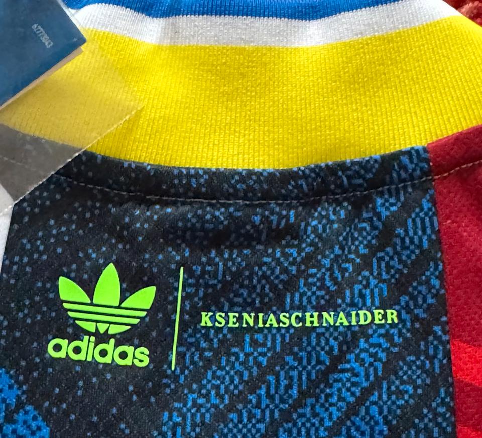 Ksenia Schnaider- ADIDAS- Shirt - Fußball- Trikot- Neu- Hingucker in Jena