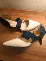 NEU Elegante Pumps blau/weiß, 39 Nordrhein-Westfalen - Krefeld Vorschau