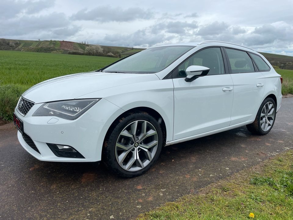 Seat Leon Stylance 1.6TDI AHK erste Hand Navi 18 Zoll TÜV Service EURO6 in Weinsheim (Kr Bad Kreuznach)