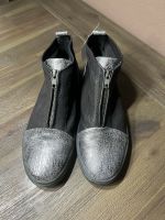 Schwarz-silberne Halbschuhe von think! Gr. 39 mit Etikett Niedersachsen - Wolfsburg Vorschau