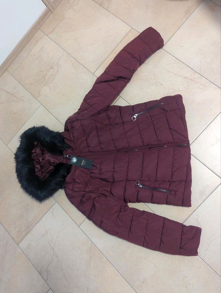 Daunen Jacke von only neu mit Etikett gr.M in Kiel