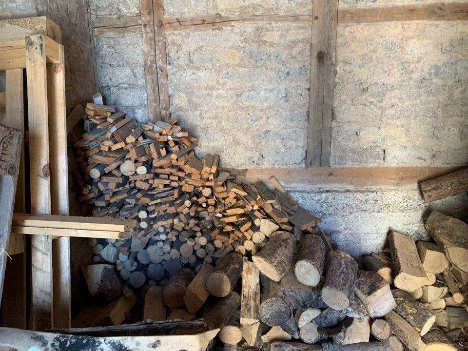 charmantes Bauernhaus mit Hof, Scheune, Garten & eigenem Waldstück in Heyerode