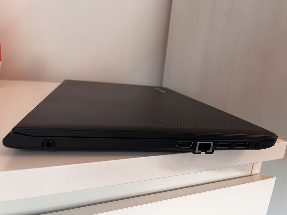 Lenovo IdeaPad 100, Ultrabook, 14 Zoll, Slim, Windows 10 Pro in Gütersloh