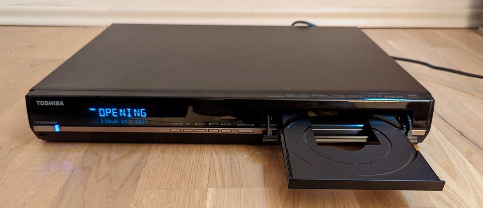 Toshiba HD EP30 KE / HD DVD Player in Besigheim