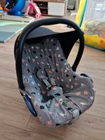 Maxi Cosi mit Family Station und handmade Bezug unfallfrei Hessen - Flörsheim am Main Vorschau