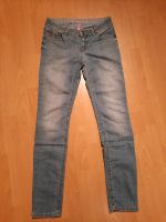 Esprit skinny Jeans Größe 27/32 blau top Zustand Hessen - Nentershausen Vorschau