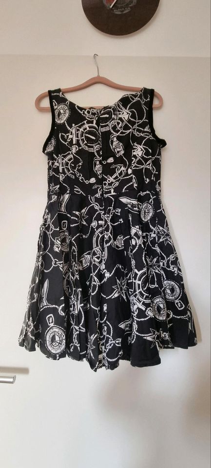 Hell Bunny Kleid Größe L schwarz mit weißen Maritim Zeichen in Hamburg