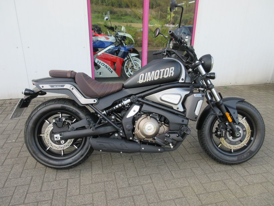 Motorrad zu vermieten !  QJ MOTOR SRV550 ST in Eschenburg