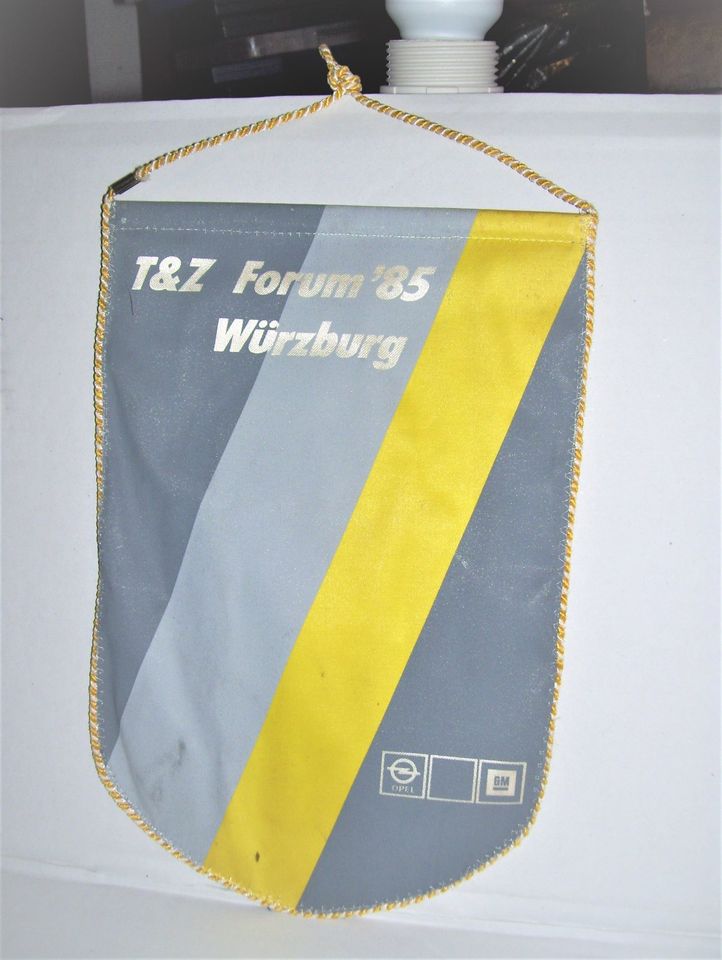 Opel . Wimpel- Fahne .WÜRZBURG: in Würzburg