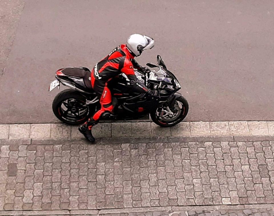 Motorrad Anzug Leder in Linz am Rhein