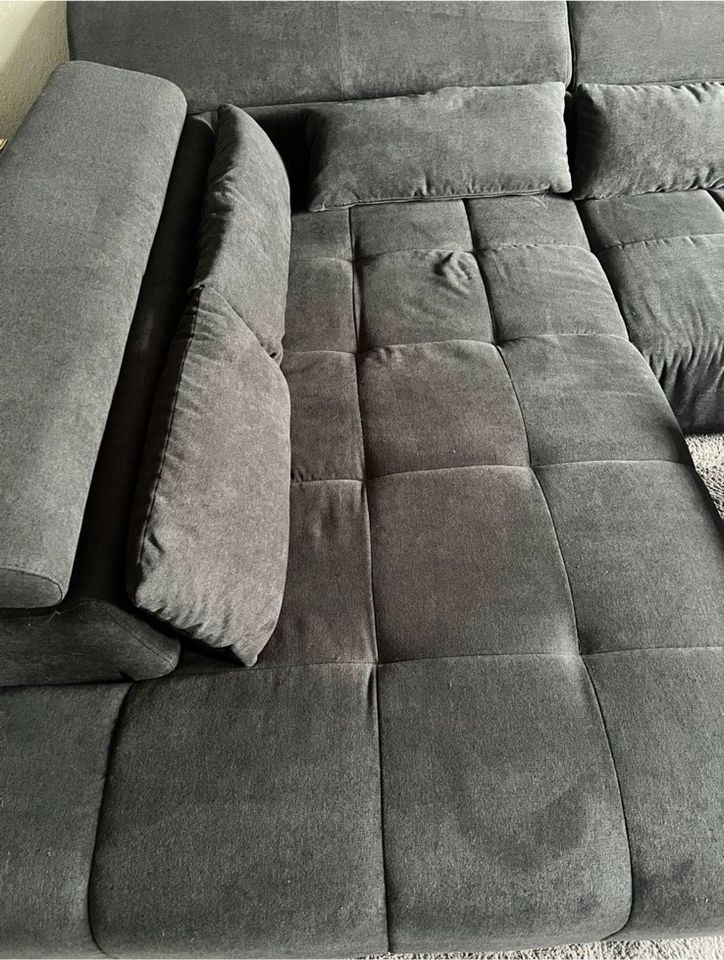 Wohnlandschaft (Couch in U-Form) 6 Monate alt mit Garantie! in Wuppertal