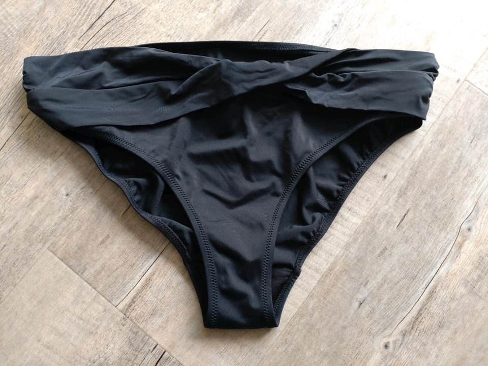 Neu! Tchibo Badehose - Bikini-Hose schwarz Gr.42 in Aalen