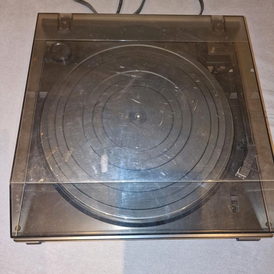 Universum Auto-Return Stereo Turntable [defekt] Plattenspieler in Villingen-Schwenningen