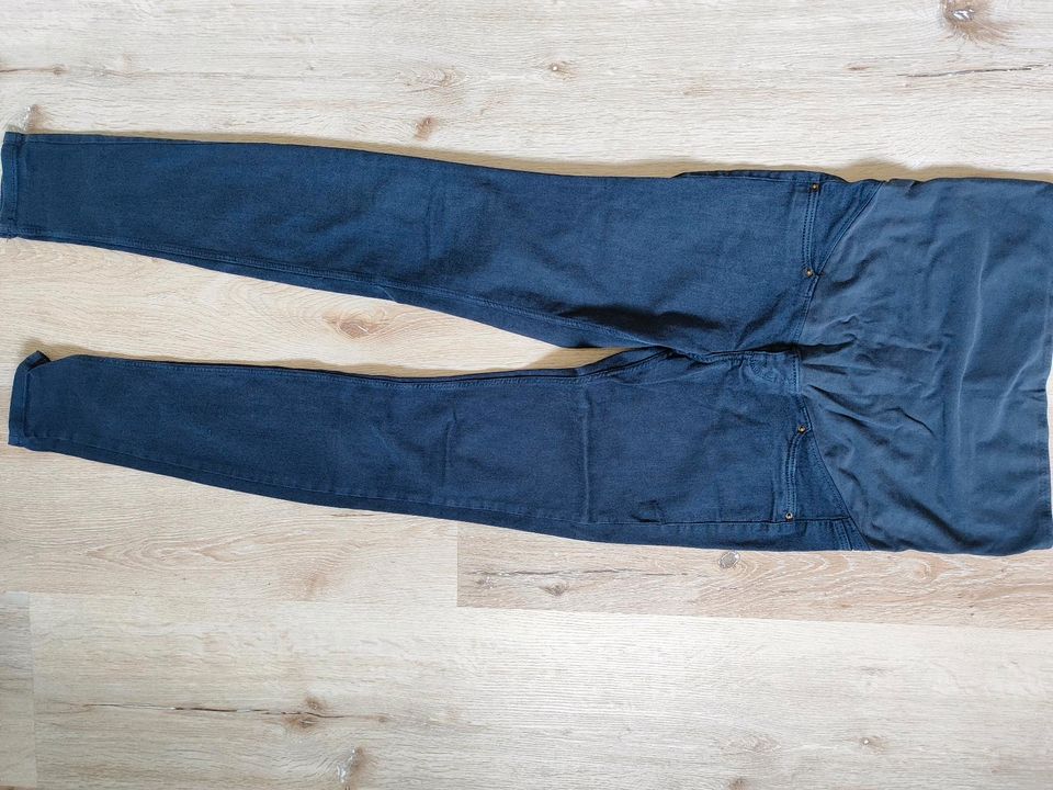 Neuwertig! Umstands Jeans H&M Größe M dunkelblau in Lauf a.d. Pegnitz