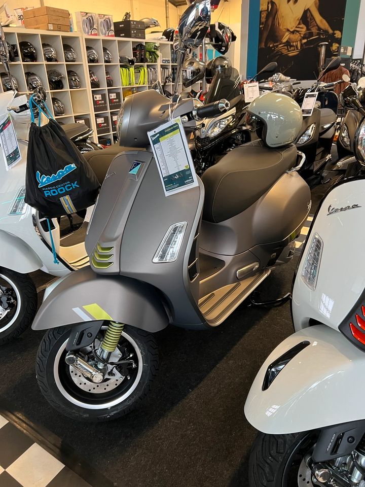 Vespa Gts Supertech E5 Facelift Sale in Leverkusen