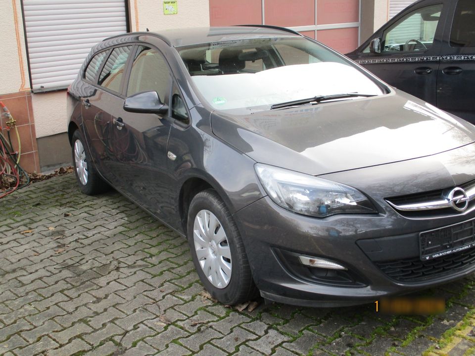 Opel Astra Eco Flex Tourer in Weilrod 