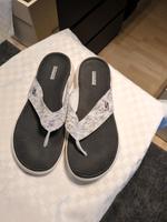 Flip Flops von Skechers gr 42 neu Düsseldorf - Benrath Vorschau