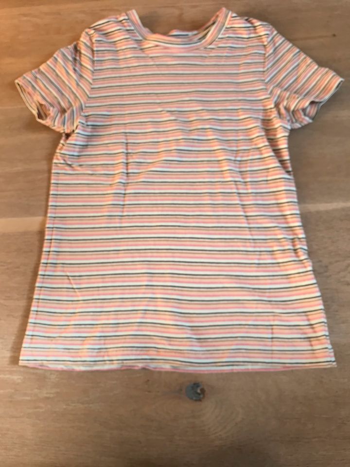 Damen T-Shirt Pull&Bear XS bunt gestreift TOP NEU in Landshut