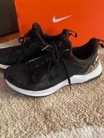 Nike Air Max Bella TR 3, Laufschuhe Bayern - Kirchseeon Vorschau