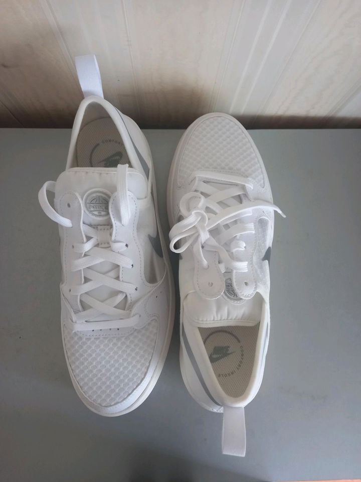 Neu! W Nike Court Vision Alta TXT Gr.42 in Kerpen