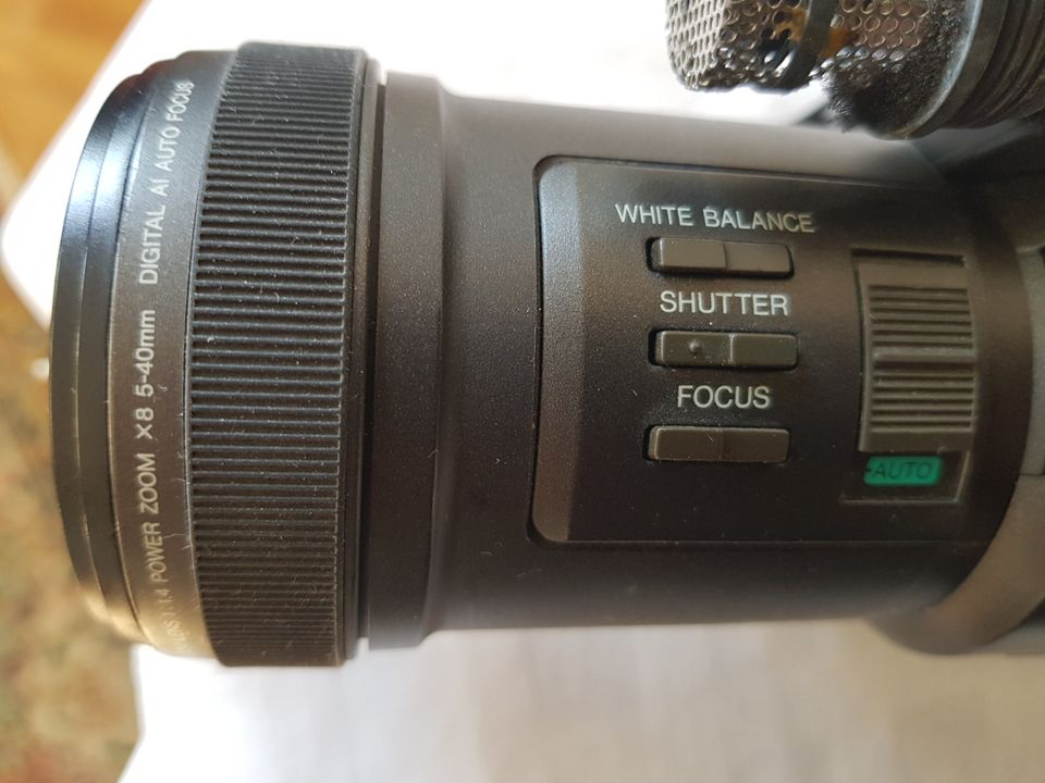 VHS-C Videokamera Panasonic G303 in Bitterfeld