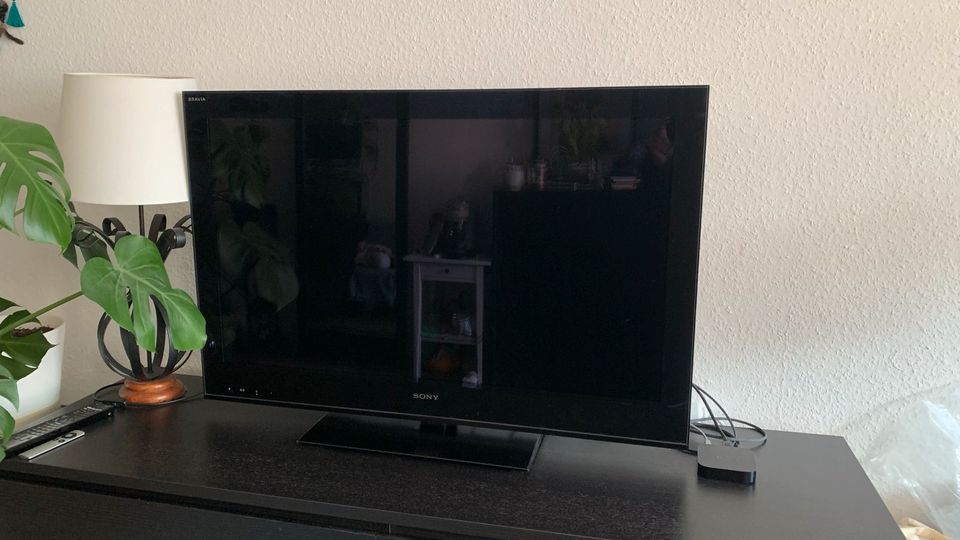 Sony Bravia KDL 40NX700 mit Apple TV in Berlin