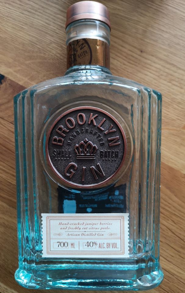 5 leere Brooklyn 700 ml Gin Flaschen in Salzwedel