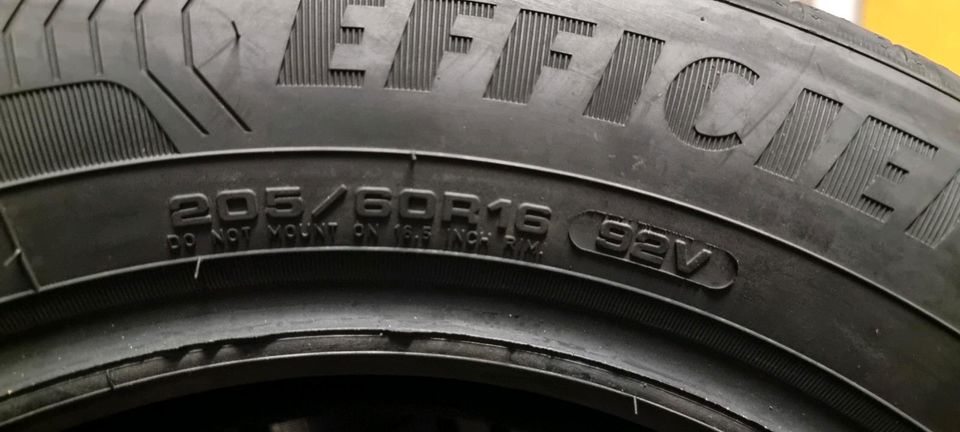 Sommerreifen 205/60 R16 92V Goodyear Efficient Grip neu in Lage