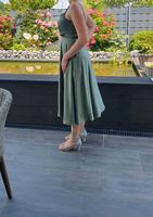 salbeifarbenes Midikleid mit Wasserfallausschnitt Jake*s Nordrhein-Westfalen - Harsewinkel - Marienfeld Vorschau
