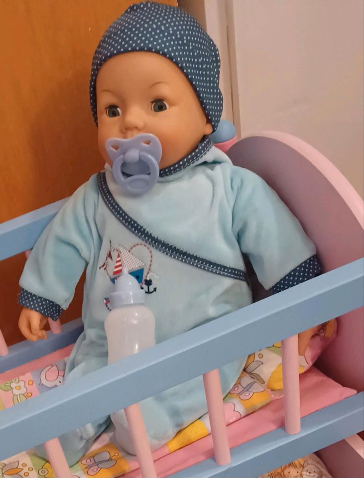 Babypuppe Beyer mit Zubehör in Emmerthal