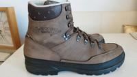 Lowa Trekking Outdoor Wandern Freizeit Boots Gr 46.5/47 Frankfurt am Main - Kalbach Vorschau