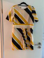 Kleid von Mango – Größe 40 – Streifenmuster Gelb/Schwarz Düsseldorf - Eller Vorschau