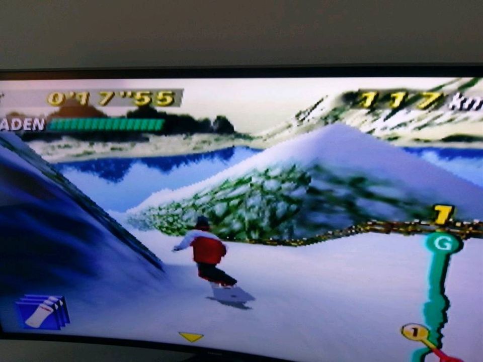 N64 Konsole beleuchtet, S-video Hdmi konverter in München