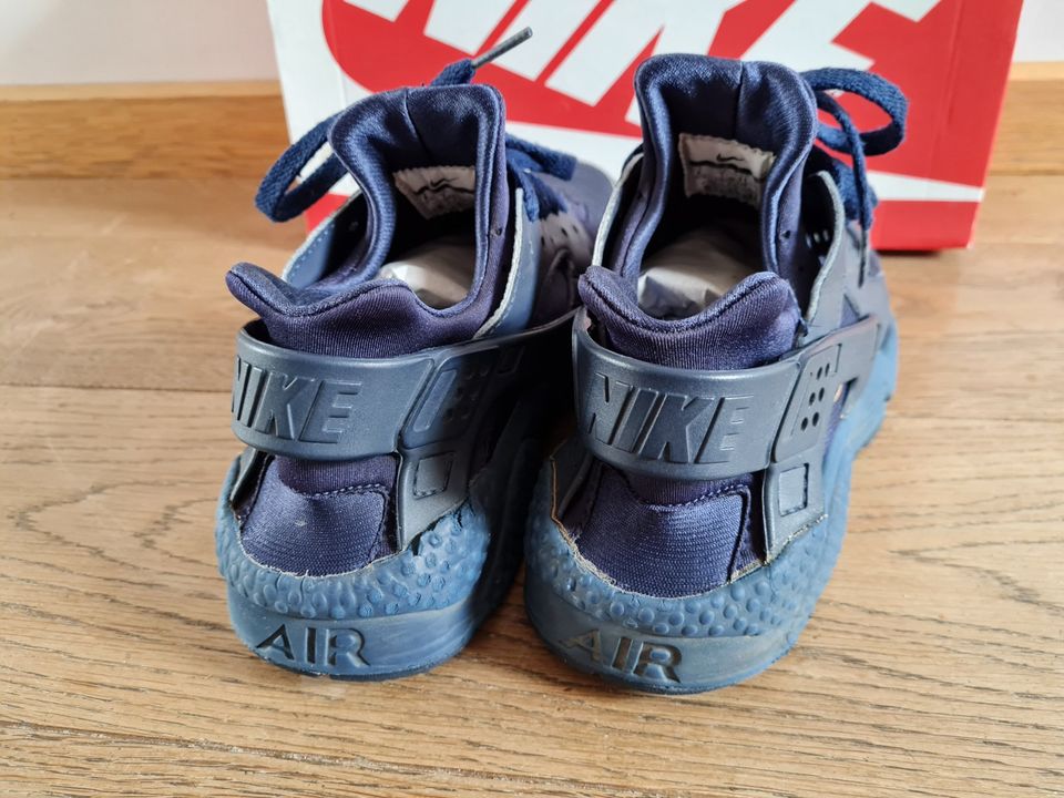 Nike Air Huarache Sneaker Gr. 41 26cm dunkelblau in Bielefeld