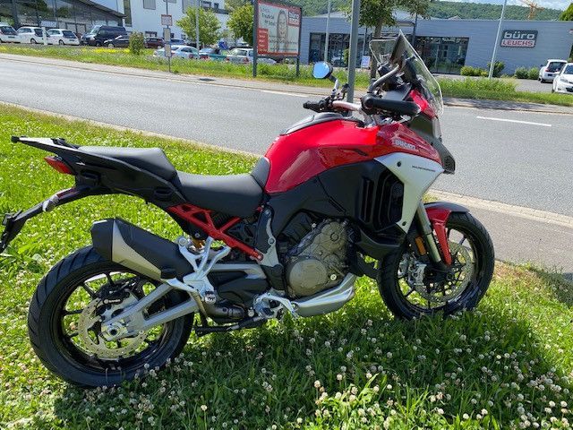 Ducati Multistrada V4 S Travel und Radar Lieferbar in Bad Mergentheim